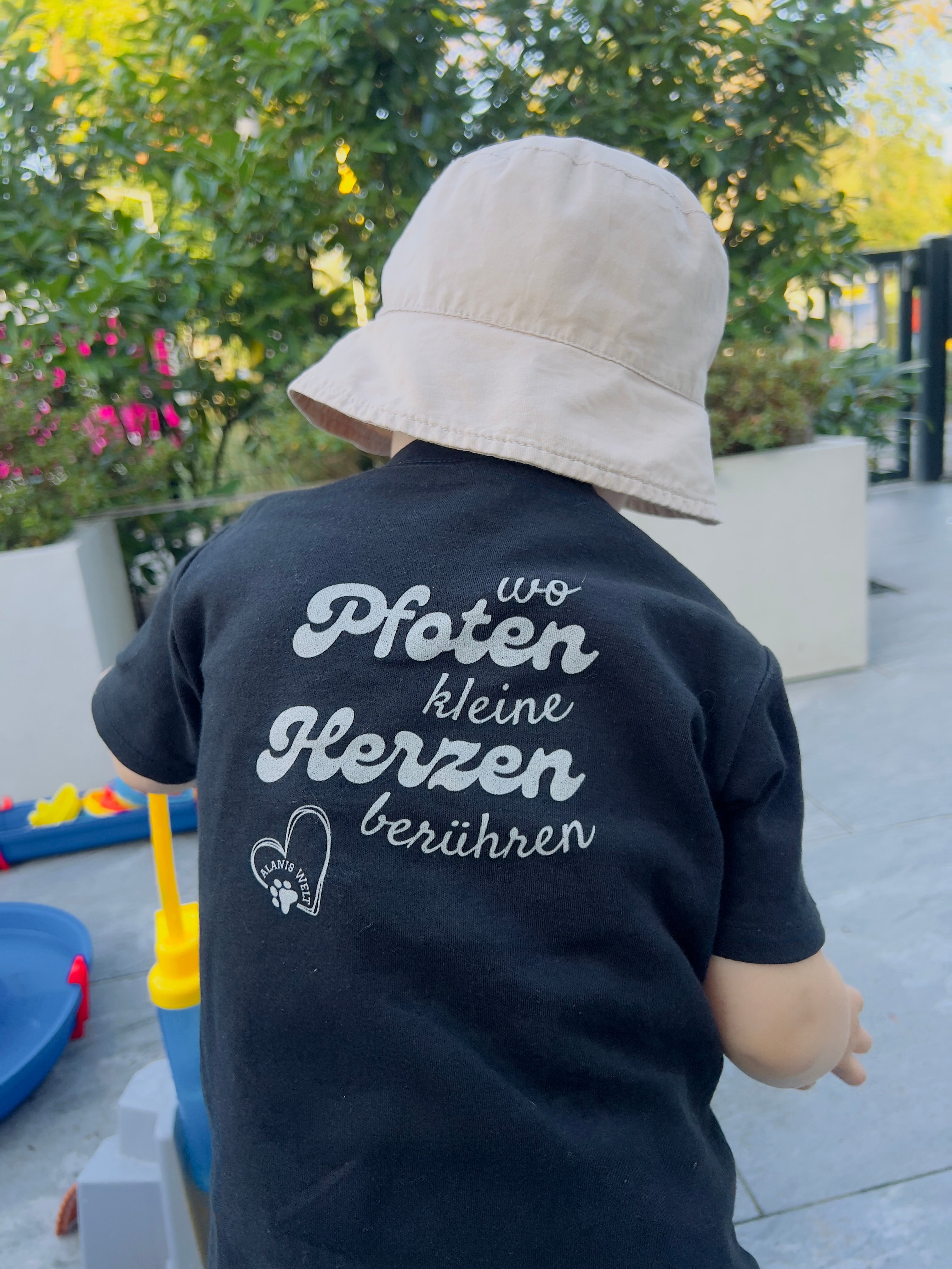 Baby/Kleinkind T-Shirt „Wo Pfoten kleine Herzen berühren“ – Für kleine Tierfreunde mit großem Herz - Alanis Welt