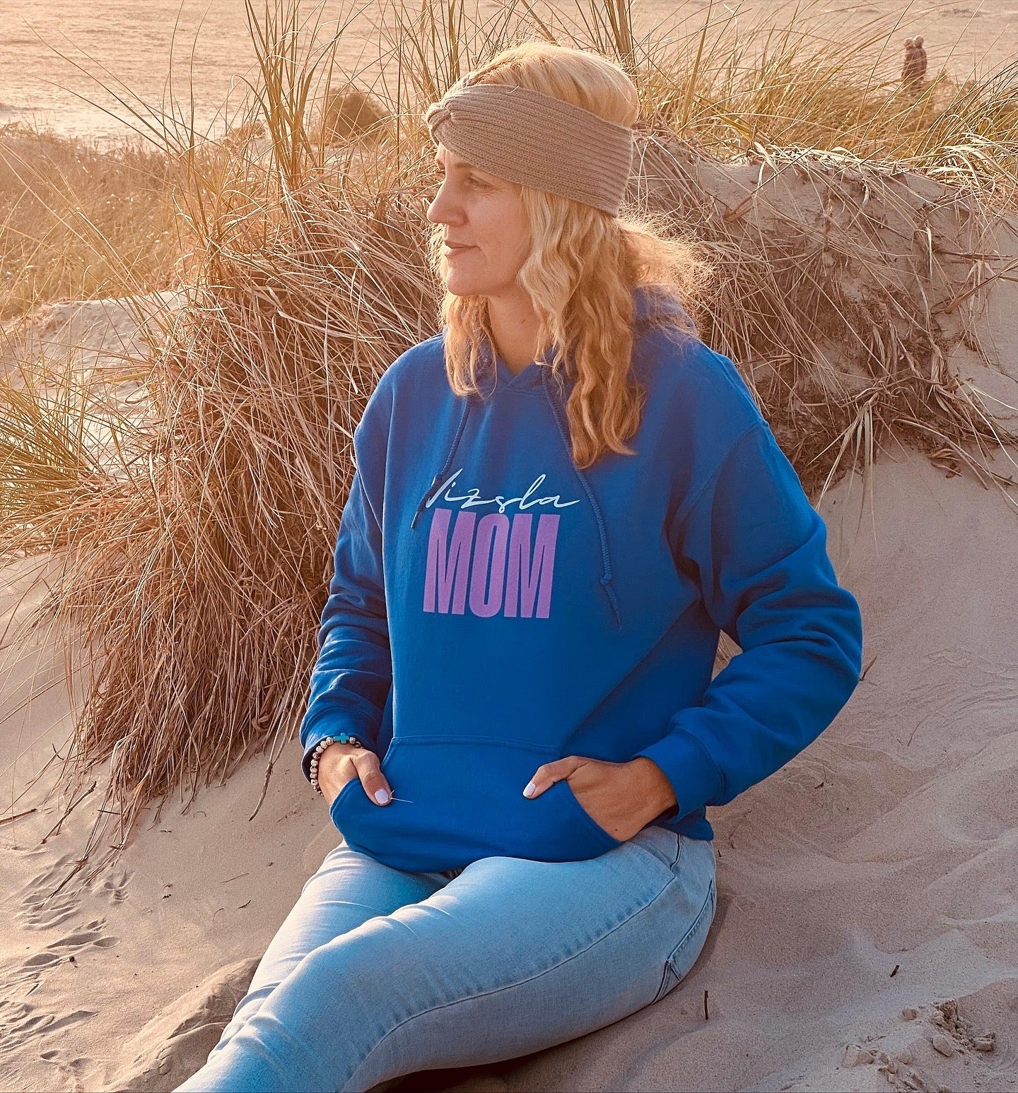 “Vizsla MOM” Hoodie - Alanis Welt
