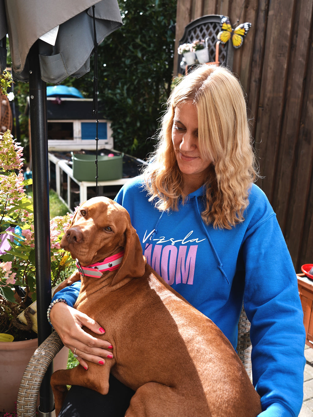 “Vizsla MOM” Hoodie - Alanis Welt